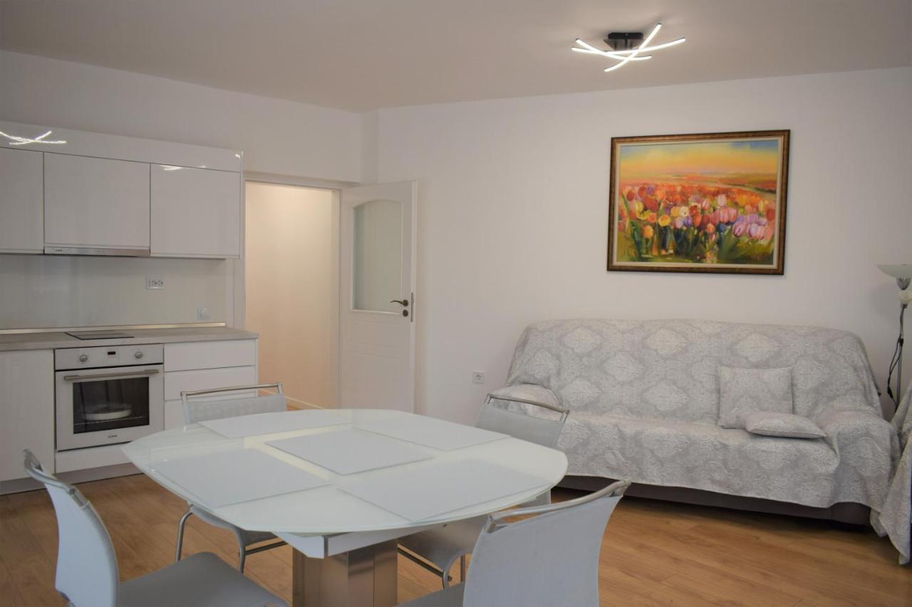 Top Center Apartment Gramophone With Private Parking Burgas Exterior foto